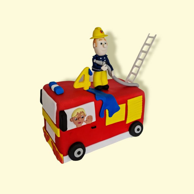Gâteau pompier avec Sam le Pompier en forme de camion de pompier